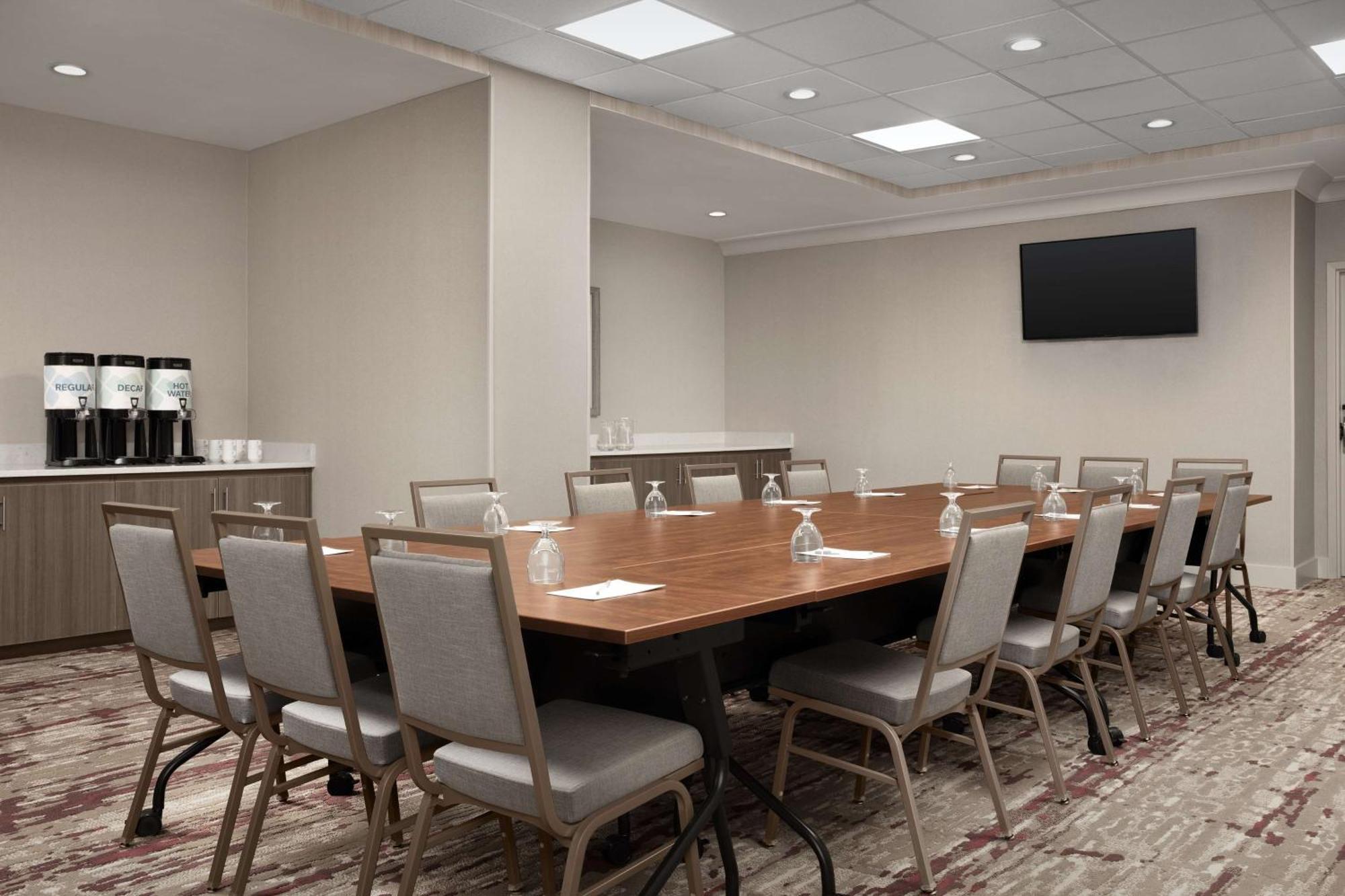 Hilton Garden Inn Philadelphia-Форт-Вашингтон Экстерьер фото