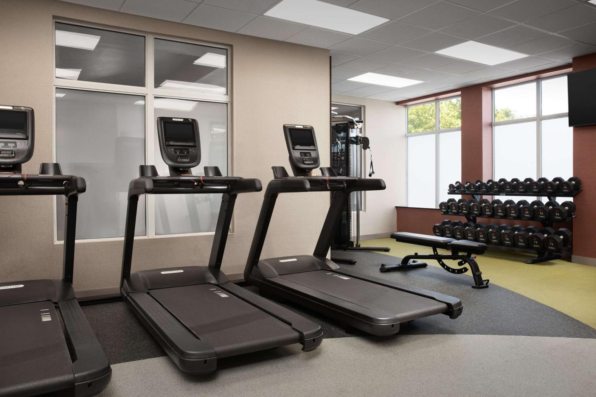 Hilton Garden Inn Philadelphia-Форт-Вашингтон Экстерьер фото